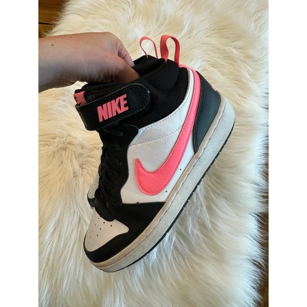 Nike Court Borough Mid 2‎ size 5Y